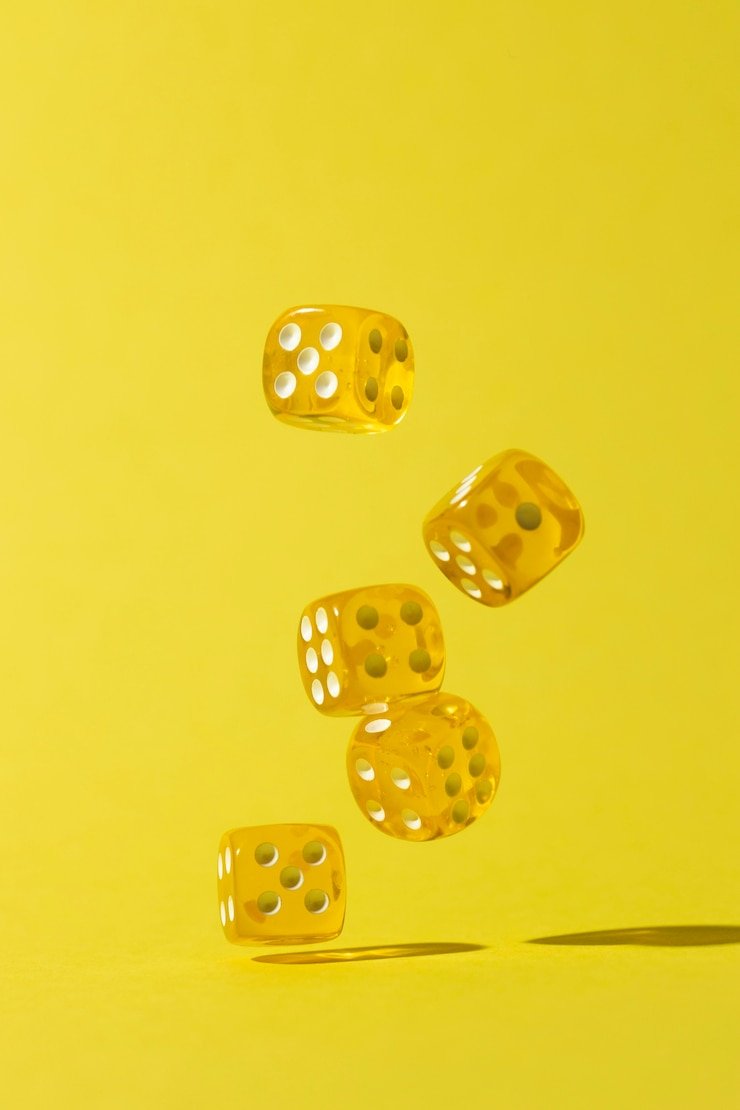 Tampilan streaming langsung VIP Roulette di bet slot menampilkan roda roulette fisik dan dealer profesional